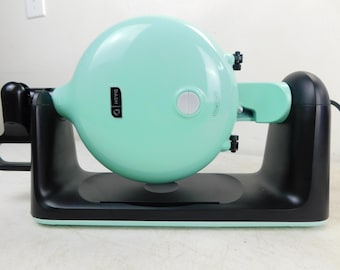 TEAL Dash Flip Belgian Waffle Maker Storage Saver VG Electric Counter Appliance