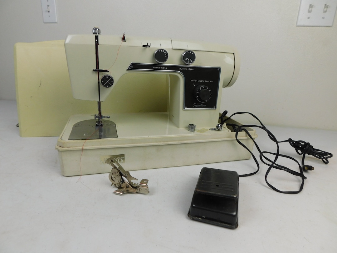 VTG Working Montgomery Ward Signature Sewing Machine UHT J277 W Case