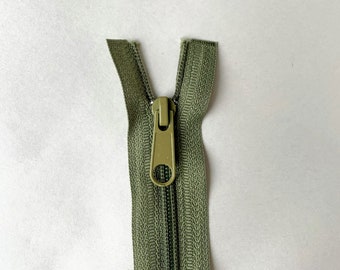 28 INCH CHUNKY OPEN ZIPS SILVER//BRASS TEETMOULDED