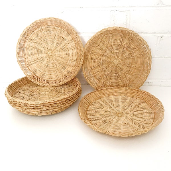 Set of 4 - Medium size woven flat picnic / barbecue / basket plates - plain wall baskets (4 pieces)