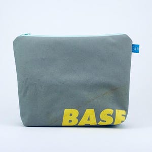 Kulturbeutel aus Masttasche klein - Geschenk für Surfer, innen gestreift, 2 Fächer,  Reißverschluss