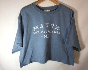XX-LARGE メイン州松の木の州クロップドTシャツ
