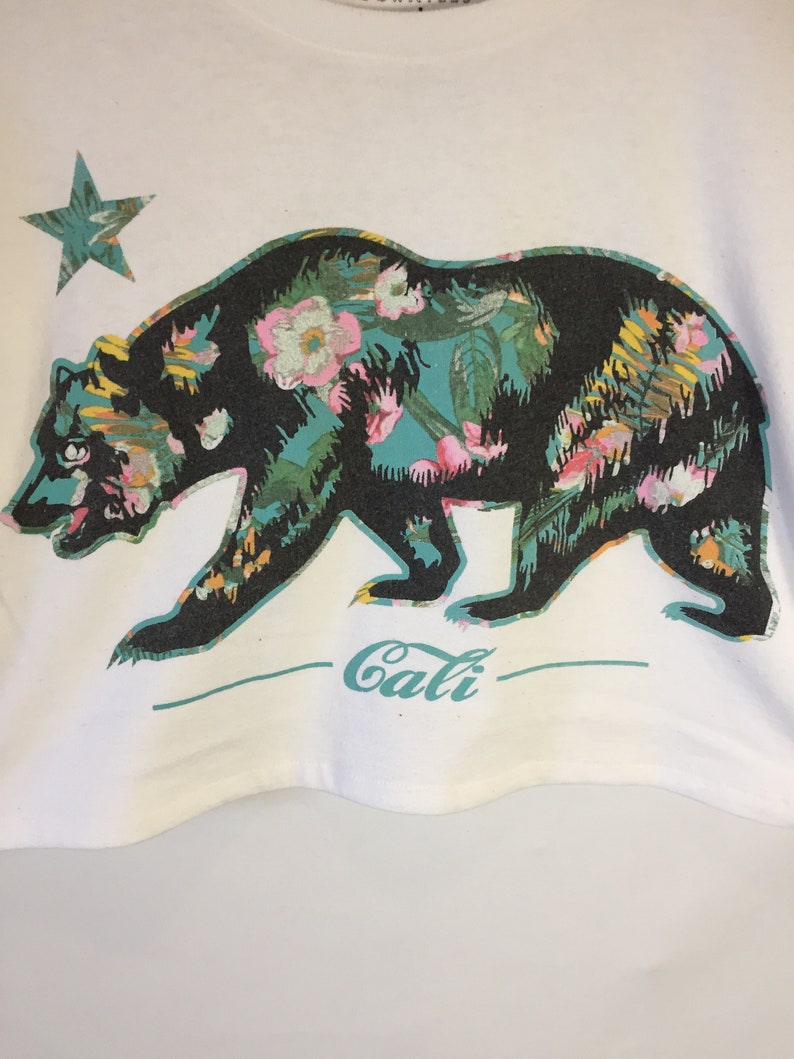LARGE Cali Cropped Tee