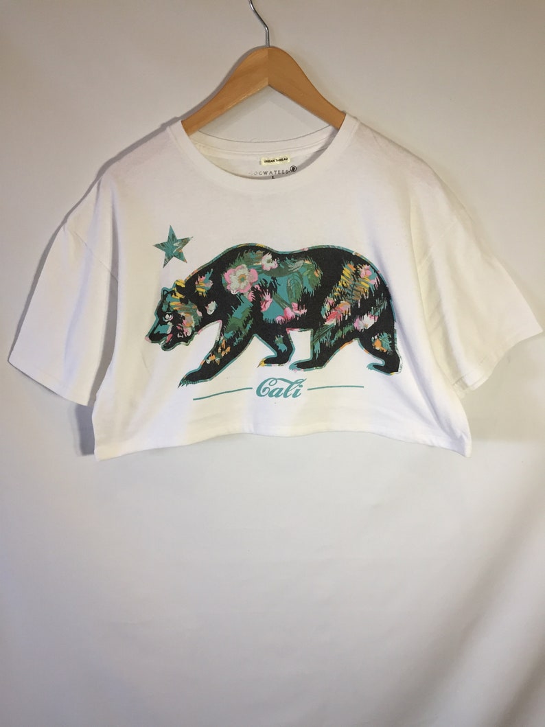 LARGE Cali Cropped Tee