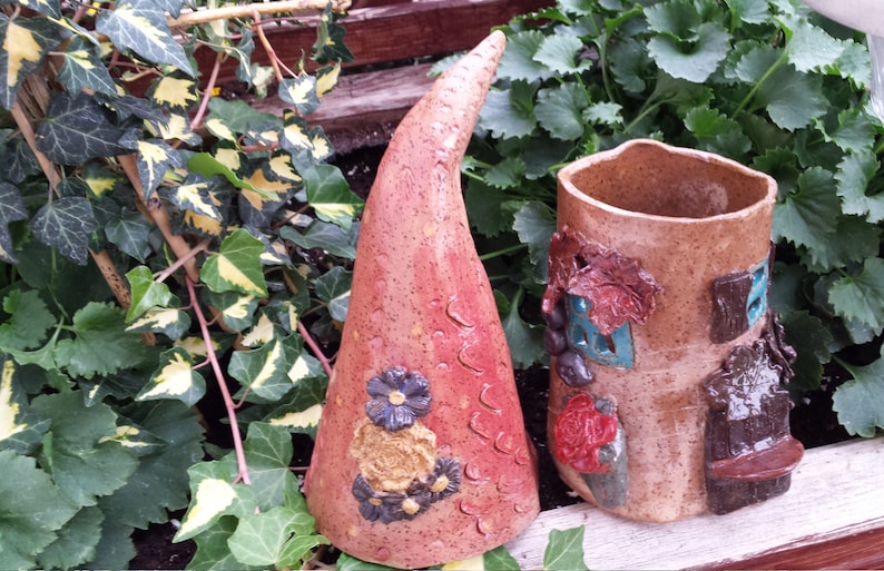 Keramik Häuschen,Keramik Hütte, Unikat, Deko, Windlicht im Garten, auf
