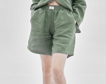 Shorts en lin vert olive pour femmes : Flax Lounge Wear - Shorts surdimensionnés dans un style élégant et respectueux de l’environnement - Vêtements lounge