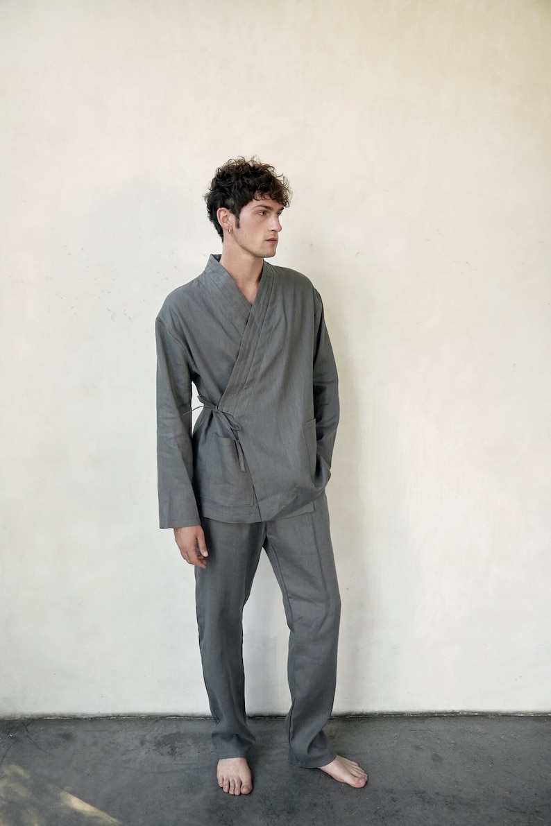 Japanese style men's short linen kimono Natural fabric lounge wear Flax comfy clothes Grey men jacket Relaxed fit shirt image 1