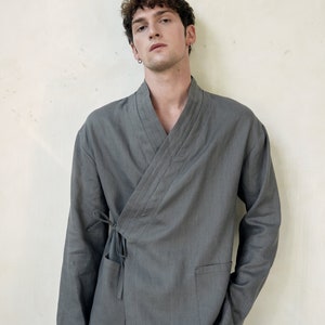 Japanese style men's short linen kimono Natural fabric lounge wear Flax comfy clothes Grey men jacket Relaxed fit shirt image 2