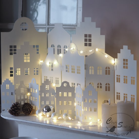 Häuserreihe Fensterbank | Klappbare Häuser Weihnachtsdeko | Fensterdeko Häuser | Häuser Deko mit Beleuchtung | Winterdeko | 3 Größen