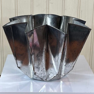 Vintage Star Pan Metal Baking Pan Brioche Cake Pan 8 Point Star Mold Envelope Edges - Made in Italy