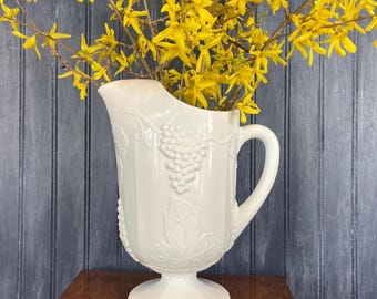 Vintage Milk Glass Grape Pitcher – Large 64 Oz Pedestal Jug, Raised Vine Motif, Farmhouse Kitchen Decor