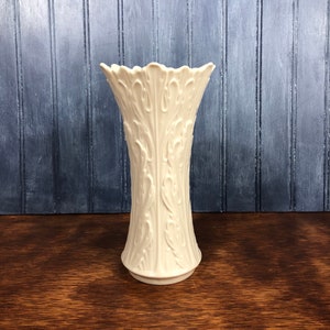 Vintage Lenox Woodland Vase – 8.5&quot; Fine Ivory China with Scalloped Rim – Gold Mark USA – Leaf Bark Texture – Large Size Vase