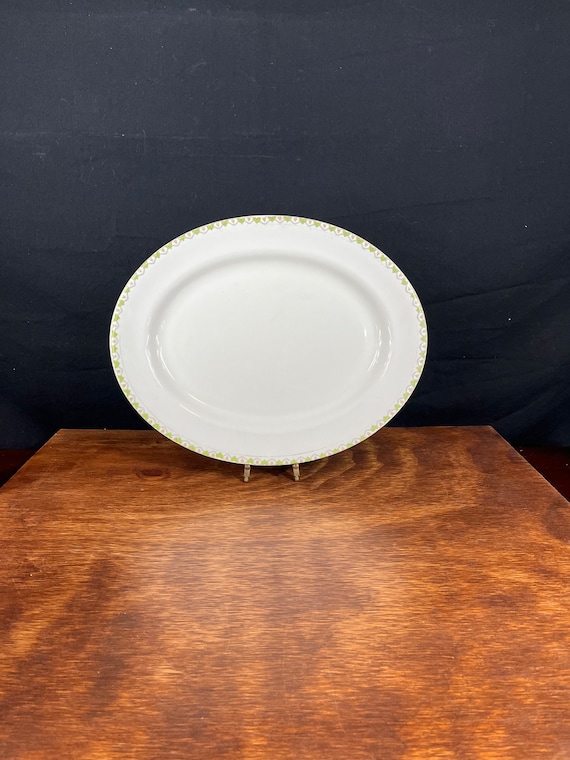Vintage Knowles Taylor Knowles (KT&K Co.) Semi Vitreous  KT&K 1927 Semi-vitreous China. Ivory Dinner Plates with Decorative Trim main image 0