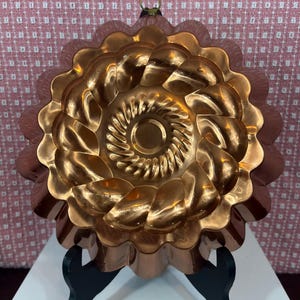 Vintage ODI Portugal Kupferform - Geriffelte ausgebogte Runde mit Spiralwirbelzentrum - Kupferwanddekor