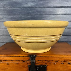 Vintage 12&quot; Yellow Ware Mixing Bowl – Ridged Brown & White Slip Decoration – Farmhouse Pottery, Over 6 lbs