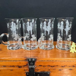 Set of 4 Etched Shamrock Irish Coffee Mugs – Vintage 5 1/4&quot; Clear Glass – Celtic Barware  – 8 oz