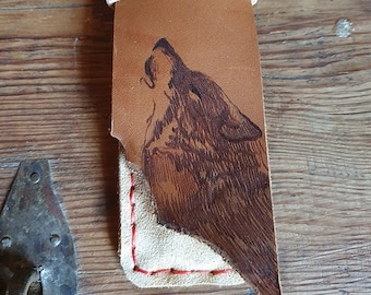 skórzane etui, piórnik ze skóry naturalnej, ręcznie wykonane etui z wypalonym w skórze wilkiem
