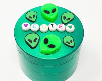 Herb Grinder Green Cute Alien Space Custom Spice Grinder 4 Piece 55mm W/ Cleaning Tool