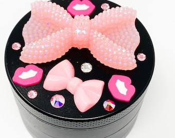 Smerigliatrice alle erbe Foglia rosa Swarovski Crystal Bows Lips Custom Spice Grinder 4 Piece 55mm W / Strumento di pulizia