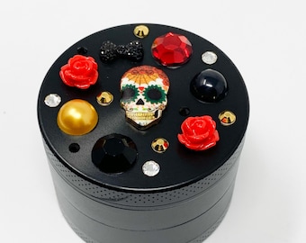 Dia De Los Muertos Giorno delle rose rosse di cristallo morto Smerigliatrice di erbe nere Macinino di spezie personalizzato 4 pezzi 55mm W / Strumento di pulizia