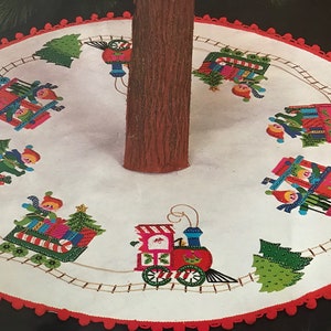 Vintage Christmas Tree Skirt or table center