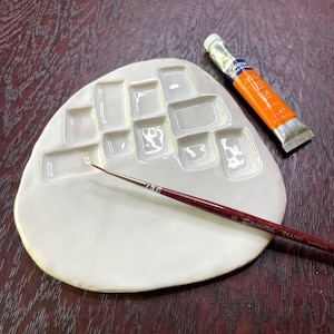 Modern Watercolor Palette, Small Ceramic Paint Palette, Handmade Clay Art Palette, Artist Palette, Gift for Artists, White Ceramic Palette