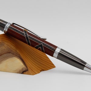 Ballpoint pen made of padauk wood, turned, with inlay image 1