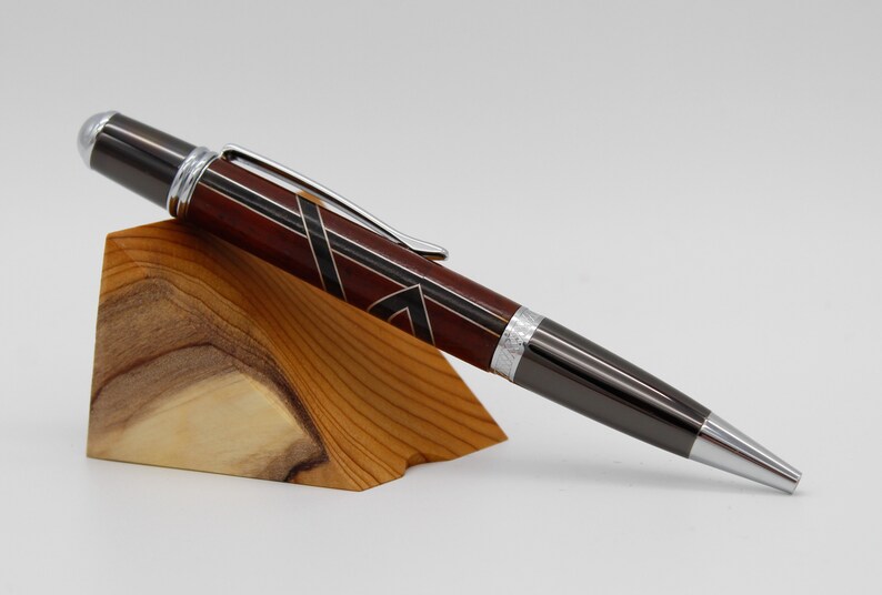 Ballpoint pen made of padauk wood, turned, with inlay image 1