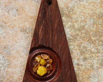 Chain pendant made of Padaukholz with Amber