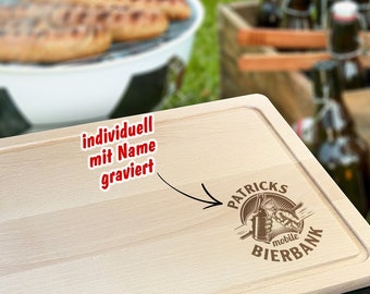 Bierkastensitz mobile Bierbank mit Name personalisiert, Geschenkidee Vatertag Geburtstag Männer, Biergeschenk Holzbrett Gravur Schneidebrett