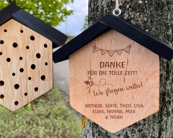 Insektenhotel zum Kita-Abschied, personalisiert mit Gravur | Wildbienen-Hotel mit Namen, Geschenk für Erzieher, Lehrer, Tagesmutter