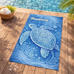 Badetuch mit Name personalisiert, Motiv Schildkröte blau Mandala, Handtuch Reisegutschein Saunatuch Strandtuch XXL, blau, Geschenkidee