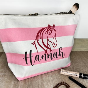 Kosmetiktasche Pferd Rosa gestreift personalisiert mit Name Schminktasche Geschenk Pferdemädchen Mädelskram Tasche Reiterhof Gutschein