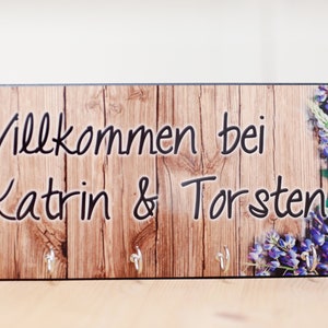 Schlüsselbrett mit Namen bedruckt Holzoptik, Geschenkidee, Hochzeitsgeschenk, Valentinstagsgeschenk, Einzugsgeschenk, Türschild Familie Name Bild 2