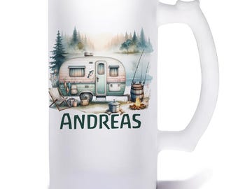 Bierkrug mit Name personalisiert | Wohnwagen | Camping Geschenk Männer Frauen Glasbierkrug, Biergeschenk Camper Angler Naturfreunde