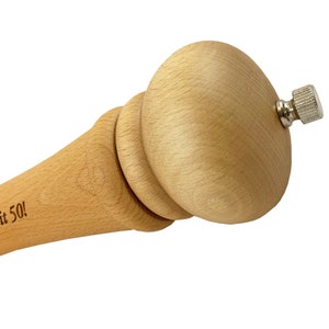 XL Pfeffermühle mit Name graviert, Holz Gravur, Hochzeitsgeschenk, Valentinstagsgeschenk, Küchendekoration, Geschenk Hochzeit Verlobung Bild 3