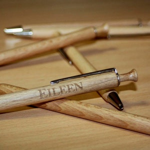Kugelschreiber aus Holz mit Gravur, Name, Holzkugelschreiber, Bürozubehör, Geschenk Homeoffice