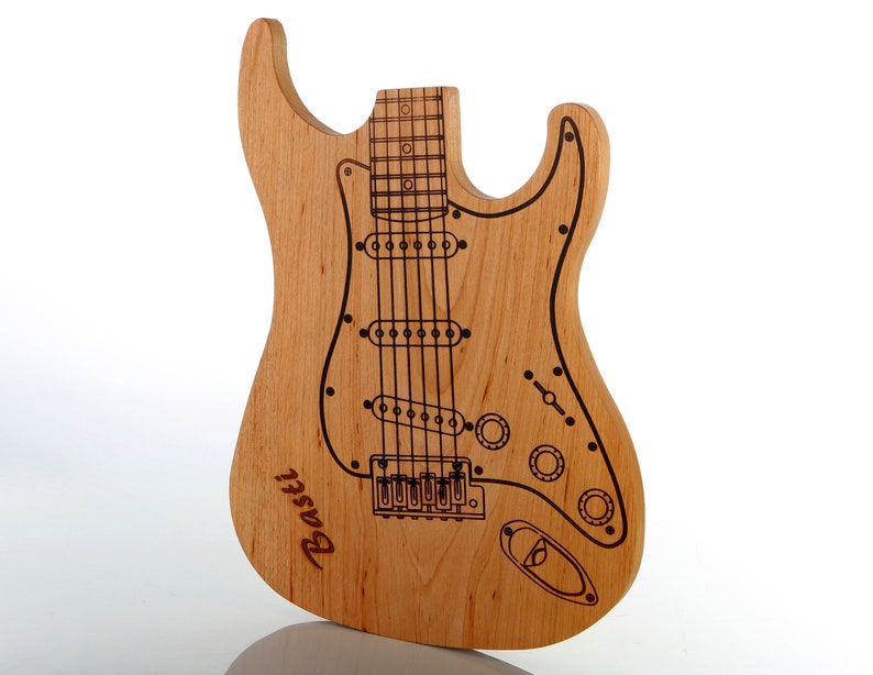 Frühstücksbrett E Gitarre mit Name graviert, Schneidebrett, Geschenk Küche, Holzbrett Deko Küchendeko individualisierte Geschenke Bild 5