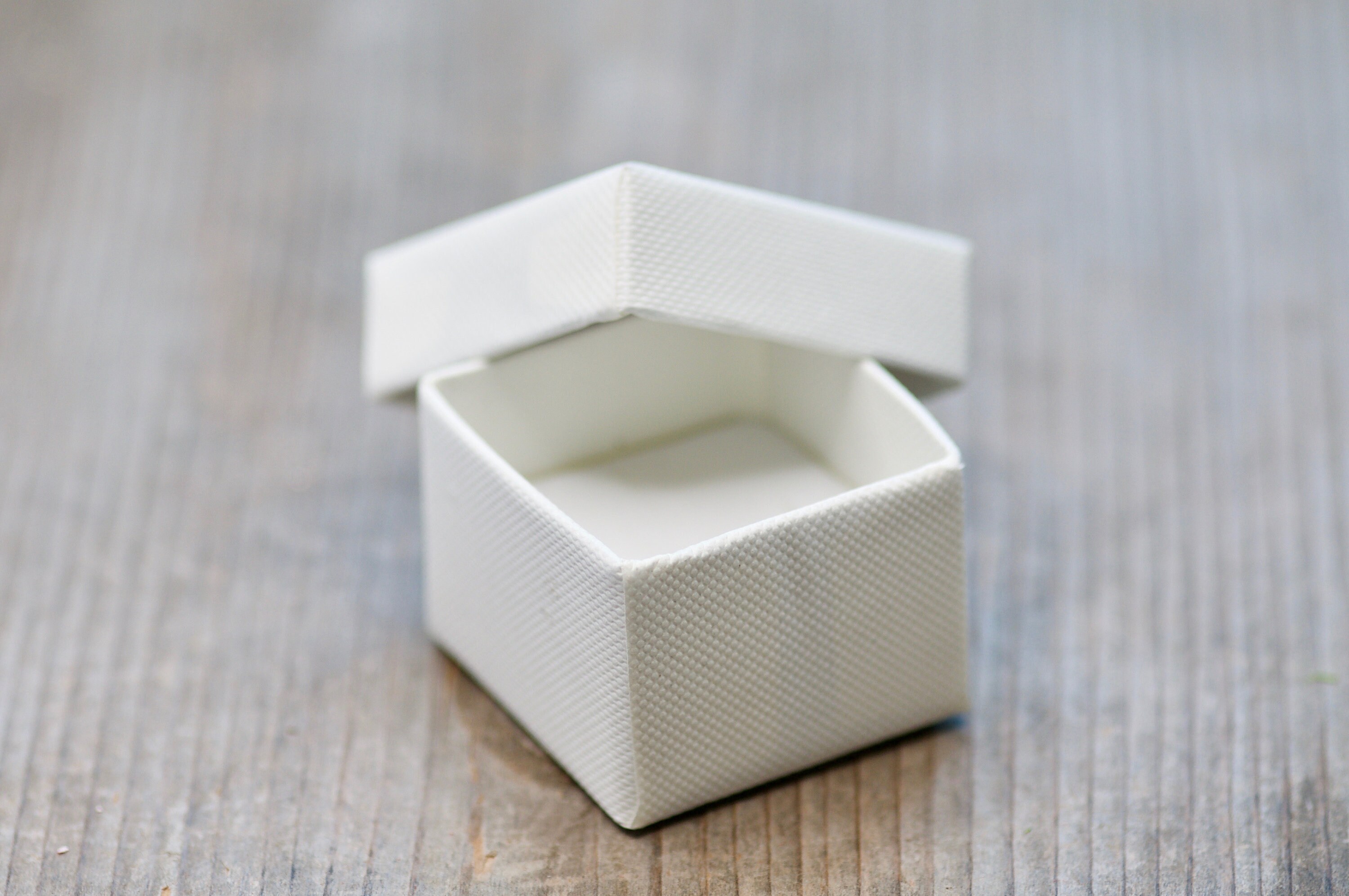 Jewelry Box Extra Small リングケース Amazon.com: Travel Velvet Jewelry Box with Mirror, Mini