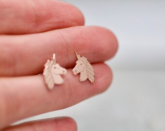 Pendientes de unicornio para niñas de oro rosa, Pendientes de unicornio, Pendientes de animales para niños, Pendientes de tuerca de fantasía, Regalo para hija, Joyería para niñas bonitas