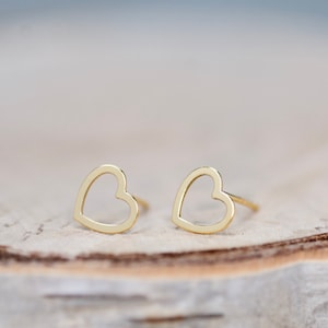 Minimalist Heart Studs Earrings, 24k Gold Heart Earrings, Small Heart Earrings, Heart Studs, Tiny Romantic Studs Earrings, Gift for Her