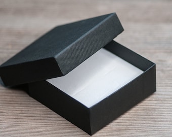 Grande boîte à bijoux noire pour homme, 80 mm (3,15 po.) Boîte à colliers en carton écologique, boîte-cadeau Boîte à bijoux en papier Boîte de Noël en papier bleu foncé