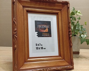 Brown vintage picture frame 5x7. Ornate photo frame 13x18 cm.