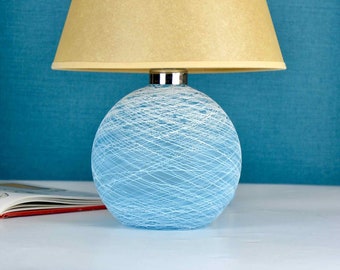 Vintage French table lamp in blue trailed glass, 1960s spherical lamp with spaghetti pattern, round lamp, mid century accent light