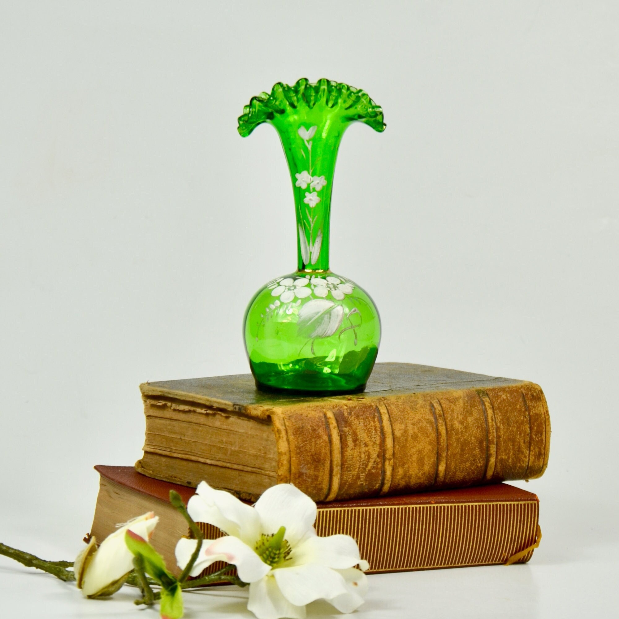 Vase en Verre Émaillé Antique Français/Vase Miniature Vert à Bourgeons Des Années 1800