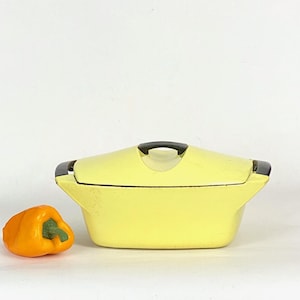 Raymond Loewy Le Creuset 2.5L Dutch Oven, vintage 1950s cast iron casserole, small size slow cooking pot