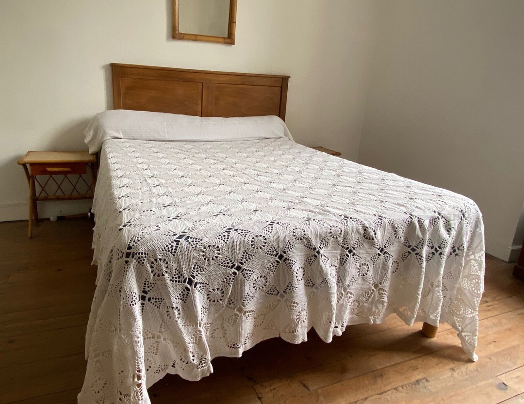 Vintage French Bedspread, White Crochet Bed Cover, Hand Made Sofa Throw