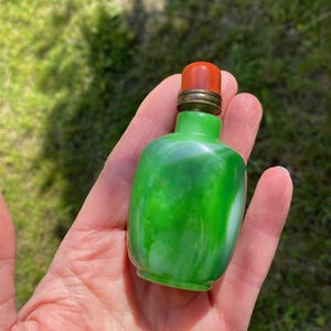 Chinese Antique Glass Snuff Bottle in Peking Jade Glass Circa 1900