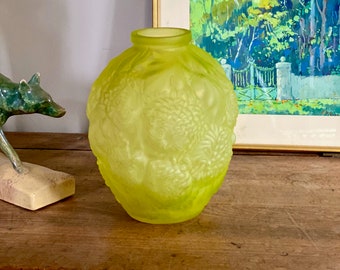 French art deco vase in Uranium glass, Ouraline, 1930s globe vase in yellow glass