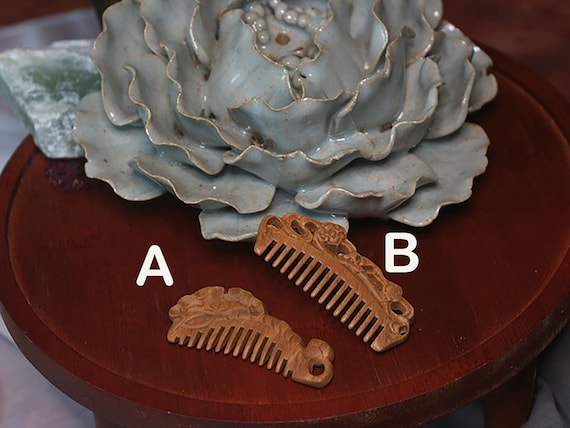 Doll House Furniture,BJD SD 1/3 Doll Wooden Comb,Miniatures Comb for Doll Gift Doll Accessories,Ancient Style Props